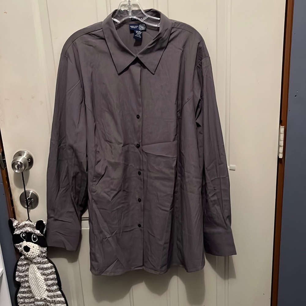 Women’s plus gray blouse